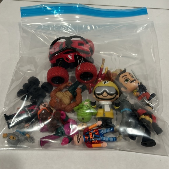 Lego Duplo Figures Set of 16 - Picture 7 of 7